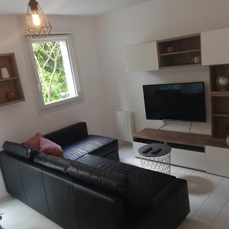 Home Up Bezons Extérieur photo